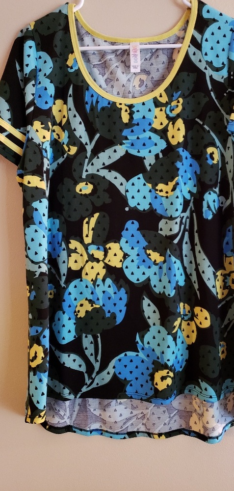 Lularoe Large Classic T